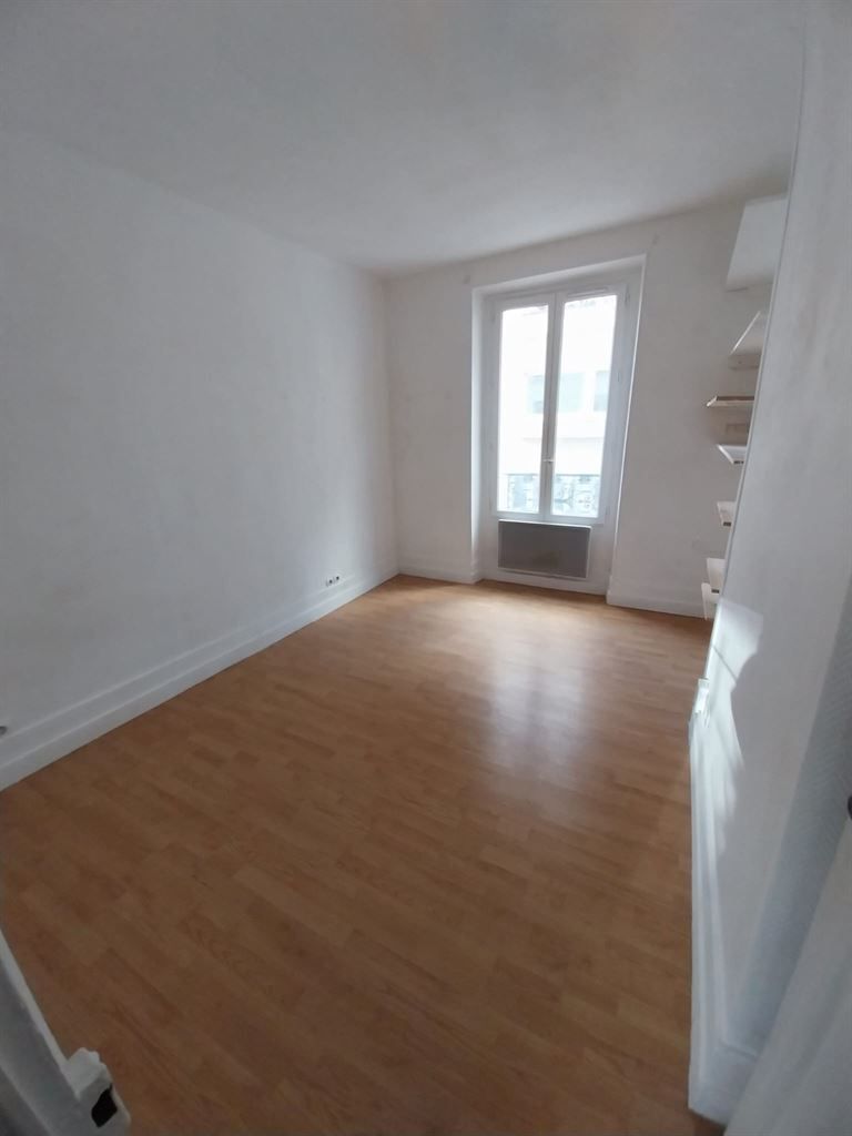 studio en vente sur PARIS (75020)